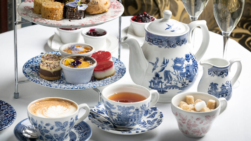 English afternoon tea for tourists